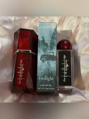 Twilight themed makeup